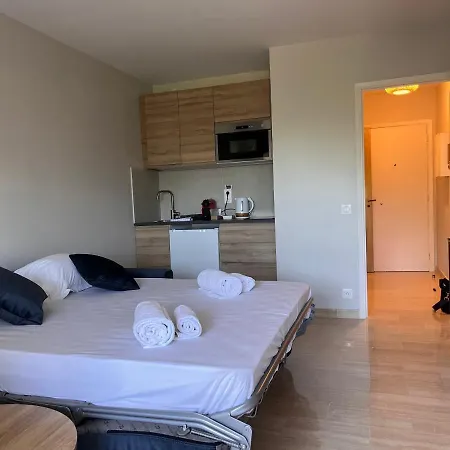 La Douceur De Vivre A Apartment